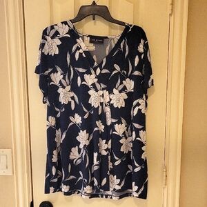 Lane Bryant Women's Navy Floral Top NWOT